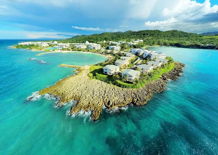 Grand Palladium Lady Hamilton Resort & Spa