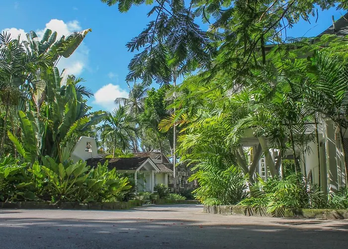Landmark House & Cottage