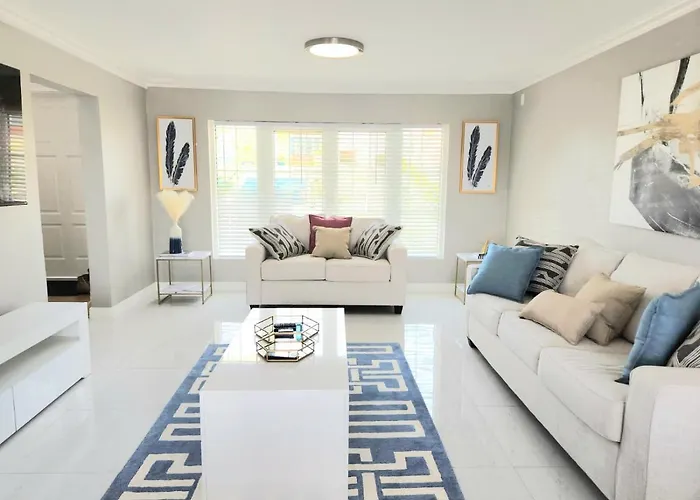 Brand New Luxurious Townhouse In Negril