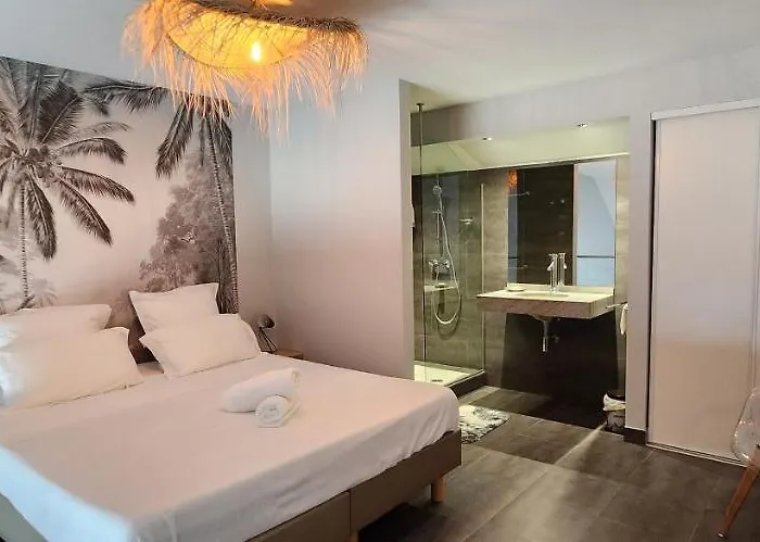 Beau Duplex Vue Mer Avec Piscine Et Acces Plage