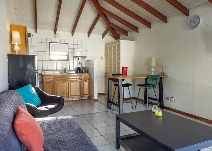Talk Of The Town Inn & Suites - St Eustatius
