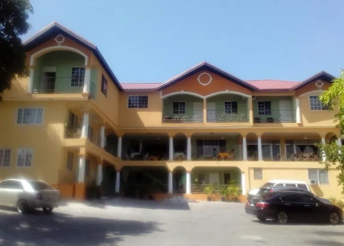 Palm Bay Guest House & Restaurant