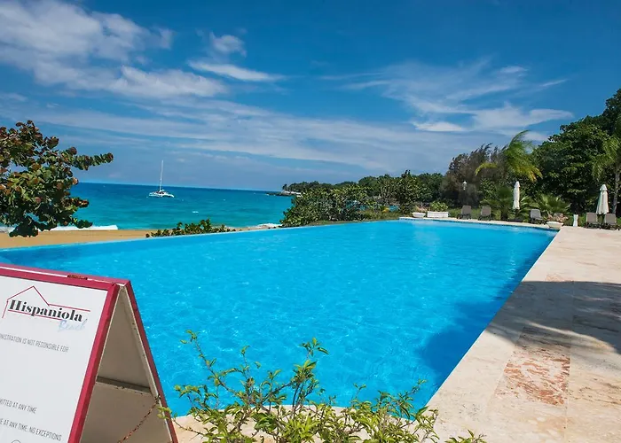 Luxury Oceanview Condo 2 Br/2.5 Ba