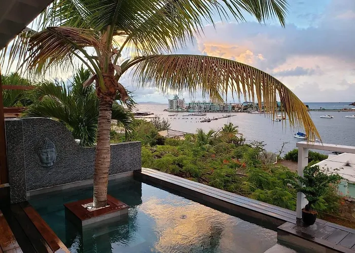 Happy Cottage With Private Pool