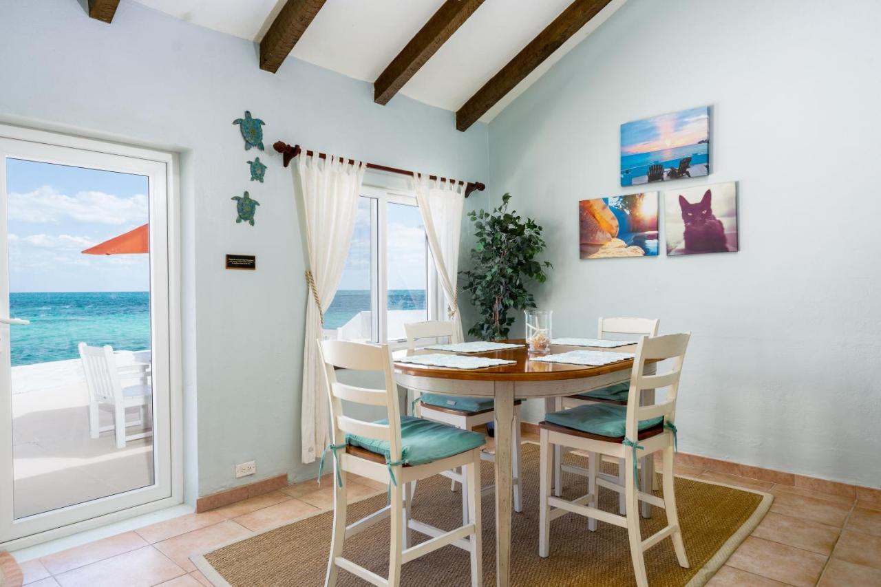 Water's Edge - Oceanfront With Private Pool Holiday home