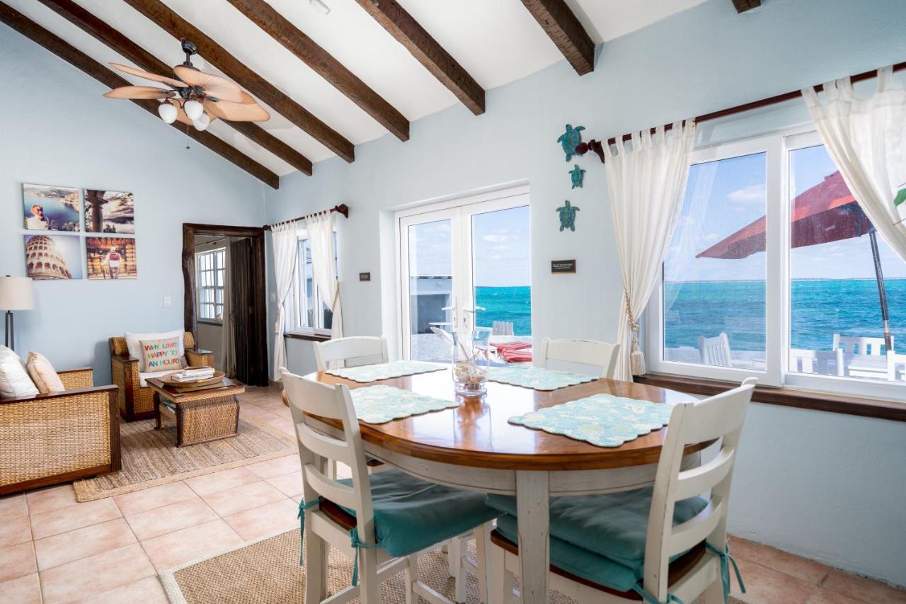 Holiday home Water's Edge - Oceanfront With Private Pool Nassau