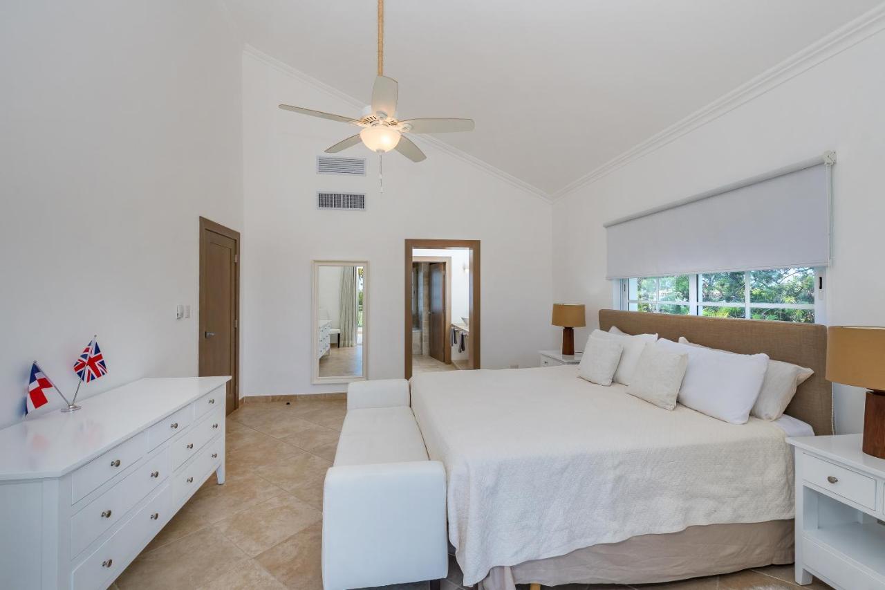 Luxury & Modern With Pool At Cocotal Golf & Country Club