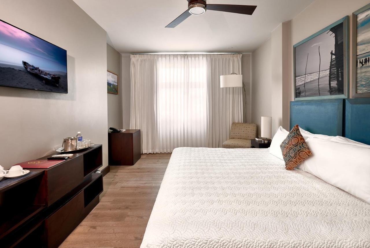Hotel R