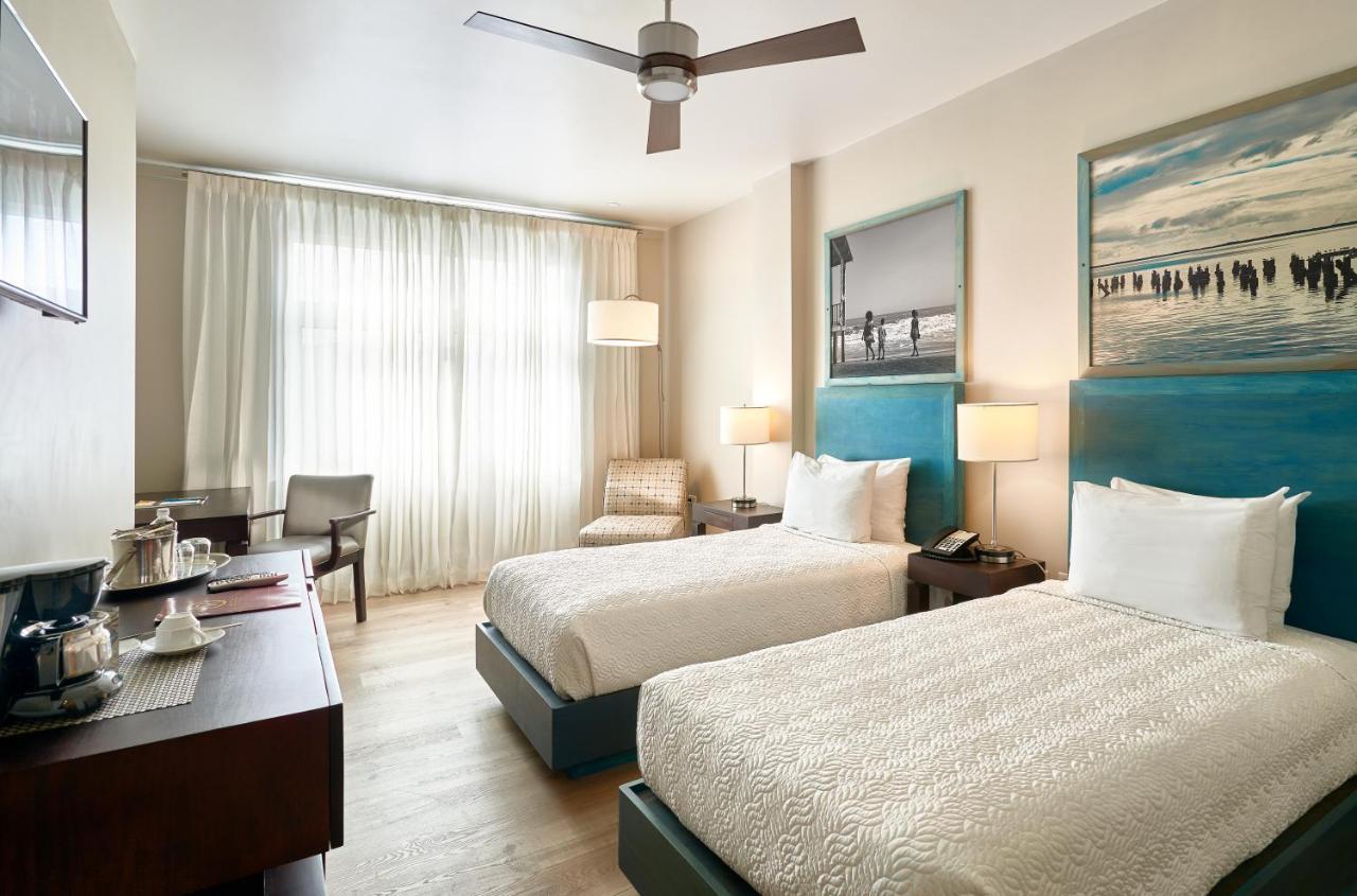 R Hotel
