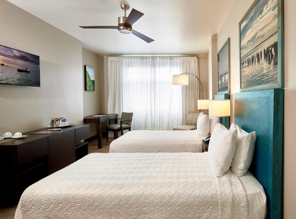 R Hotel Kingston