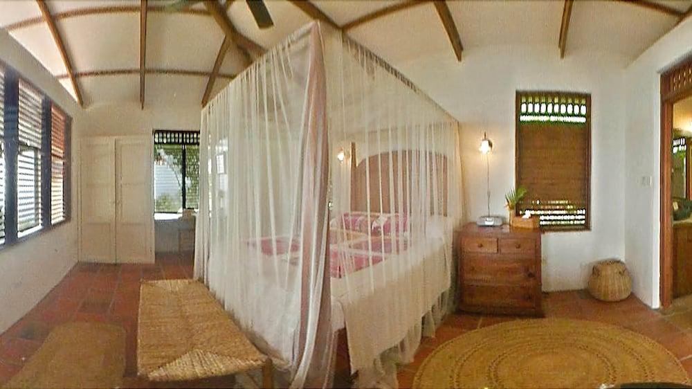 Stonefield (adults Only) 4*