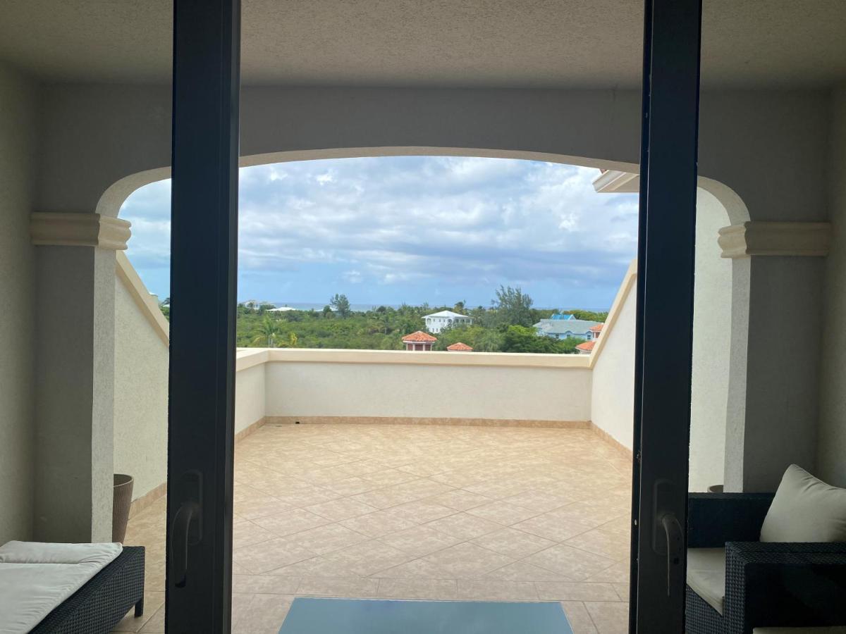 Aparthotel La Vista Azul - *