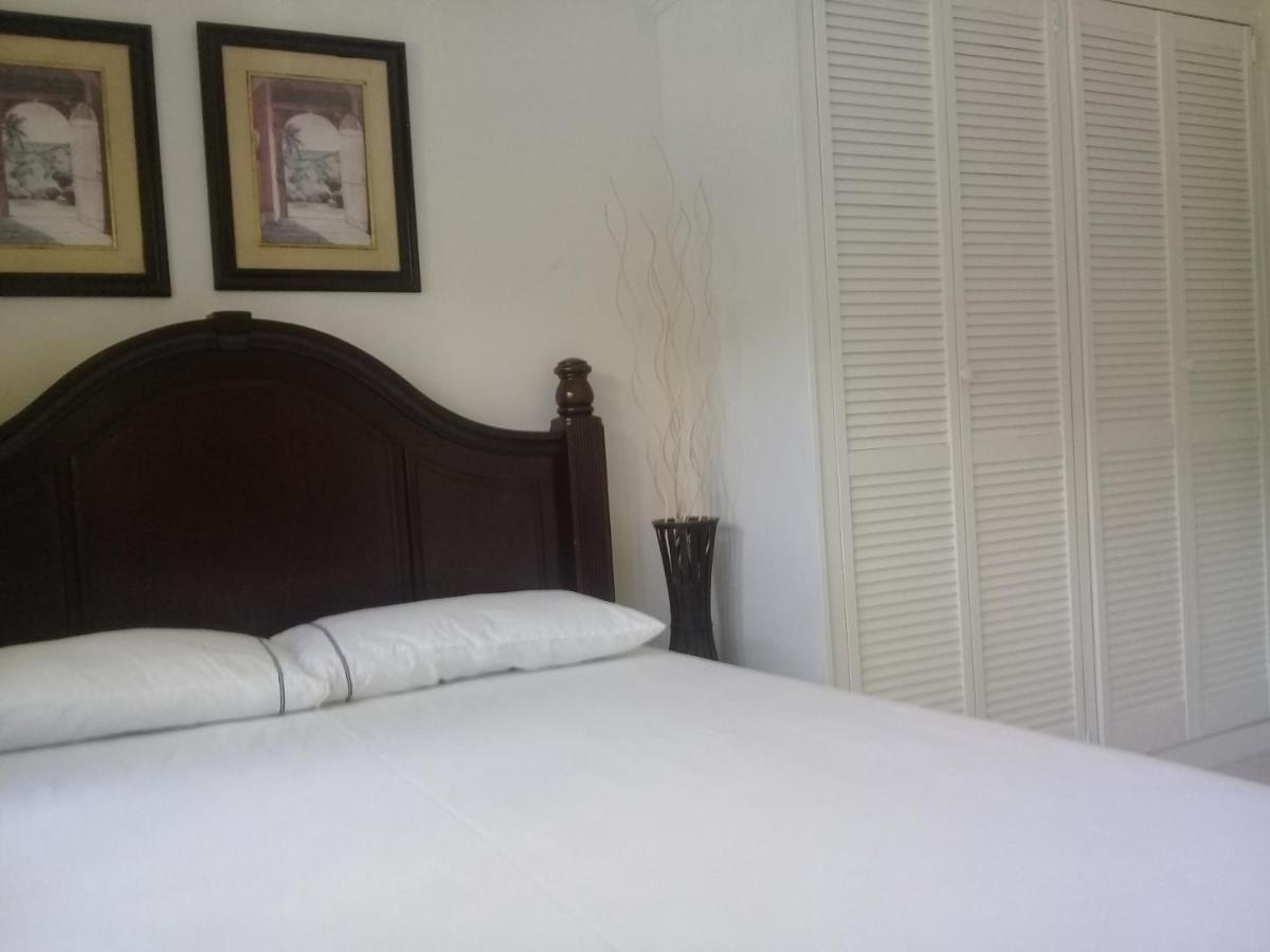 Guest house Royal Escape - 1 *