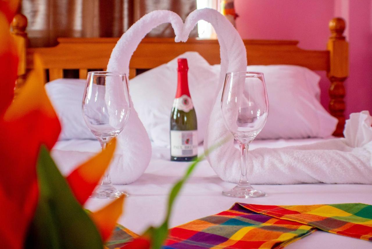 La Flamboyant Guest house Roseau