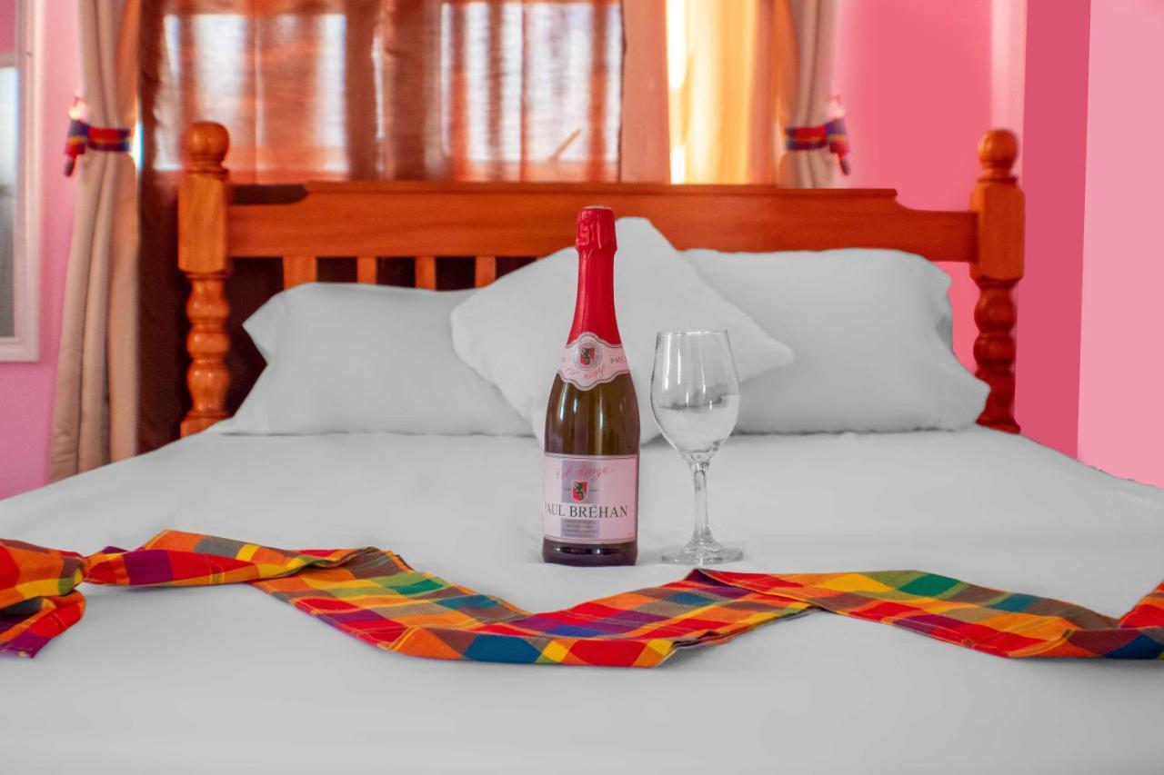 La Flamboyant Guest house
