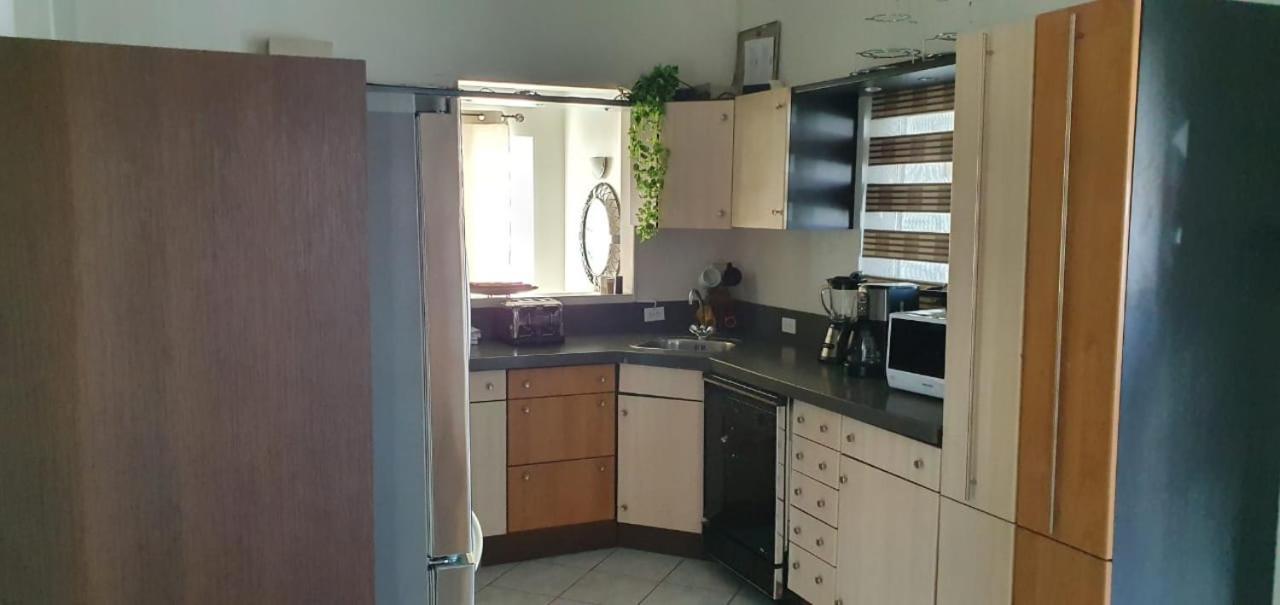 Villa Palm Beach Vacation Tanki Leendert
