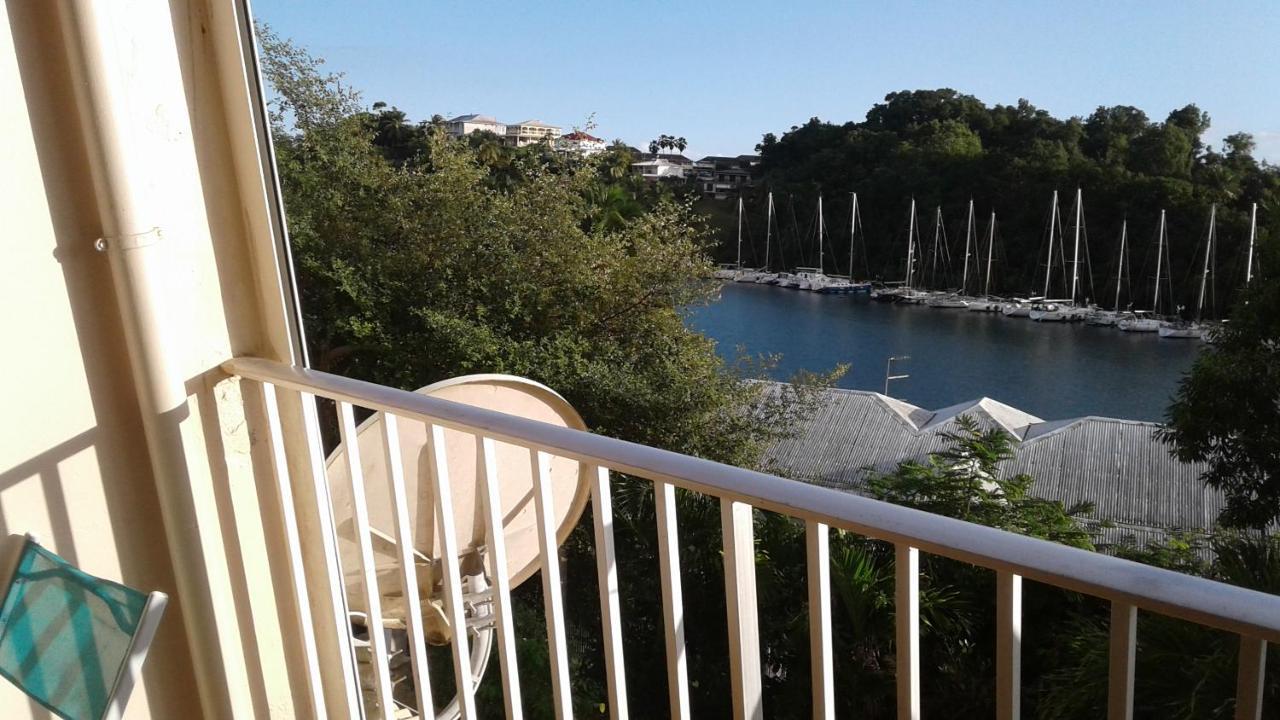 Studio, Piscine Et Vue A La Marina