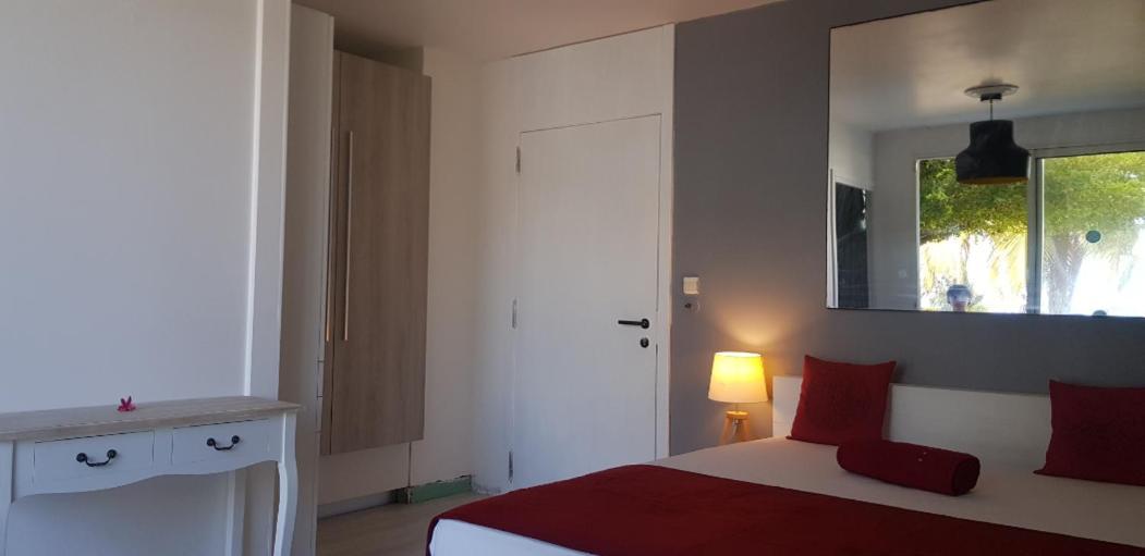 Romantique Et Bel En Bord De La Mer, Piscine Surveillee Et Belle A 50m Apartamento *