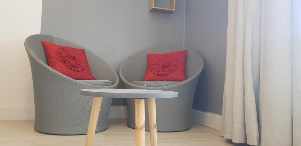 Apartamento Romantique Et Bel En Bord De La Mer, Piscine Surveillee Et Belle A 50m *
