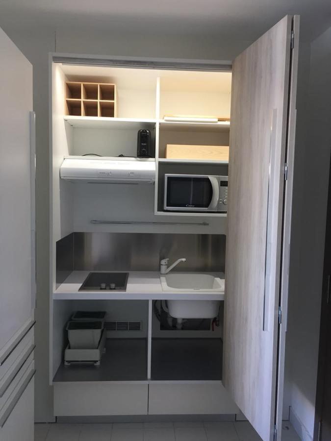Romantique Et Bel En Bord De La Mer, Piscine Surveillee Et Belle A 50m Apartamento
