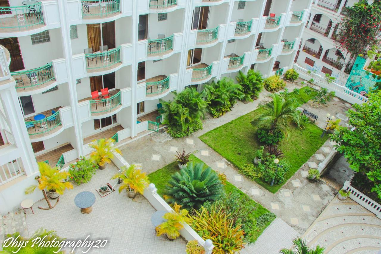 Hotel Manoir Adriana 3*
