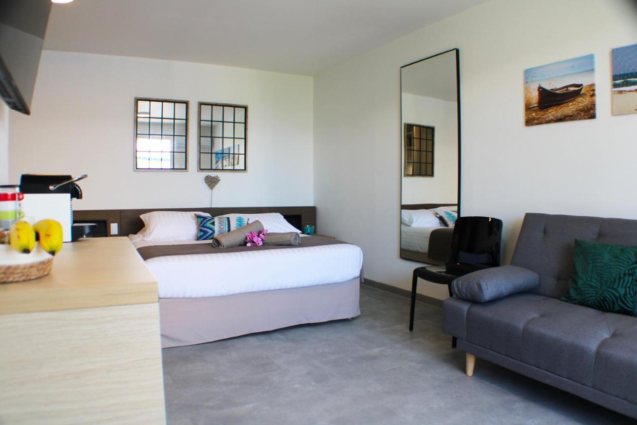 Hibiscus Manganao 1815 - De Standing Vue