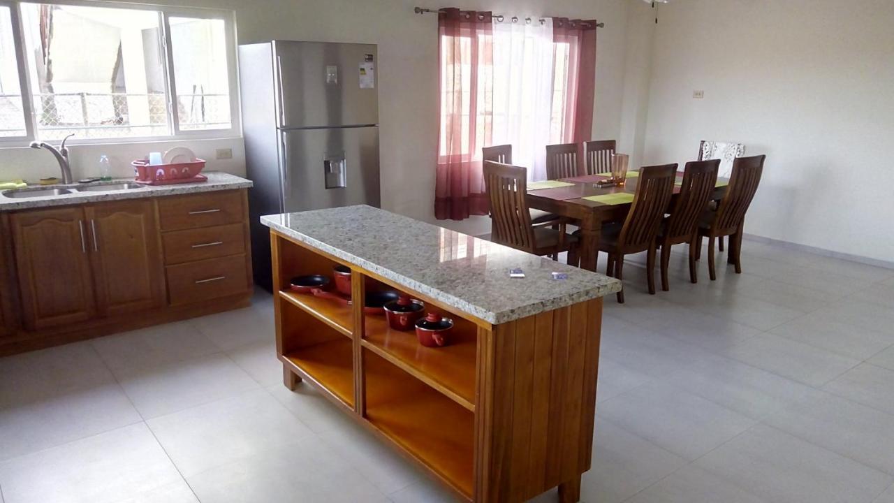 Guest house Michael's Tropical Suites