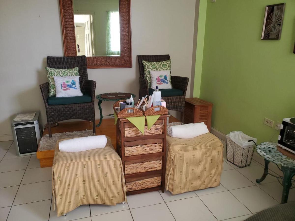 Grenadine House Hotel