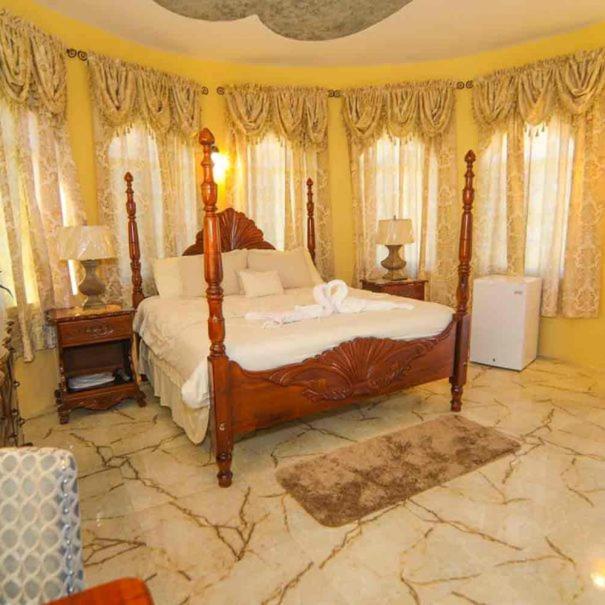 Dela De-rose Jamaica Guest house