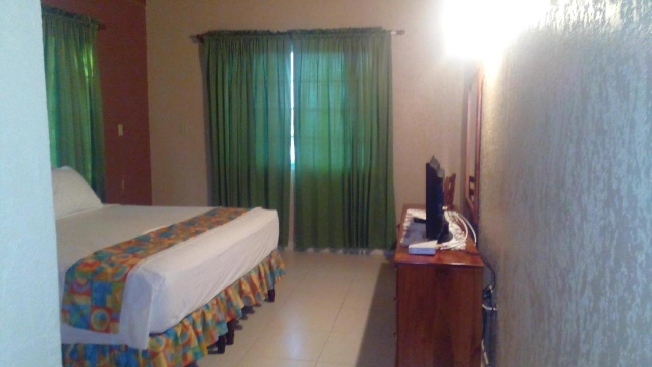Guest house Palm Bay & Restaurant Montego Bay
