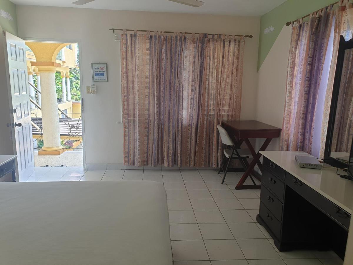 Palm Bay & Restaurant Guest house Montego Bay