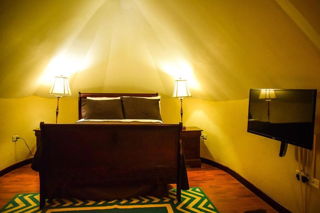 Brownstone Apartment Nassau