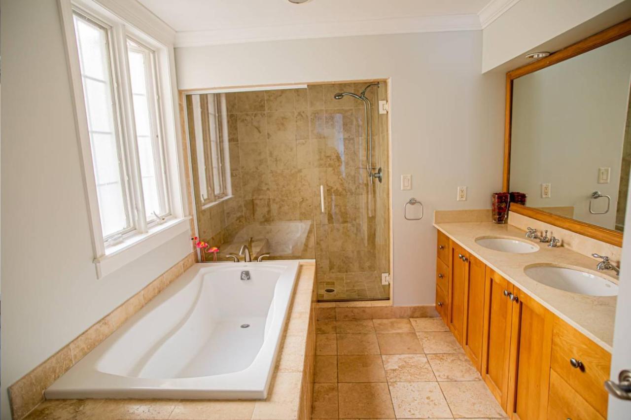 Renaissance Unit 205 Aparthotel
