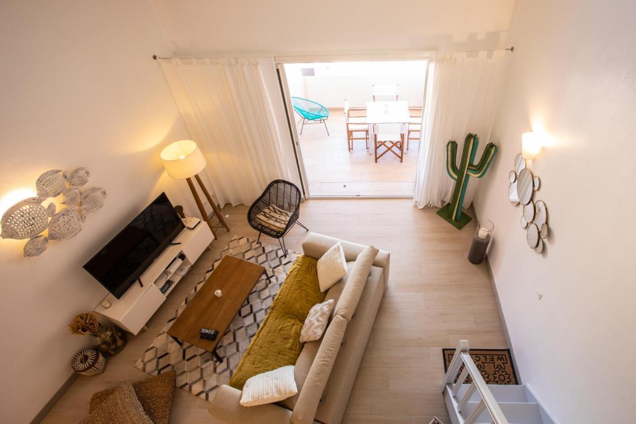 Apartment Stunning New With View Of Orient Bay