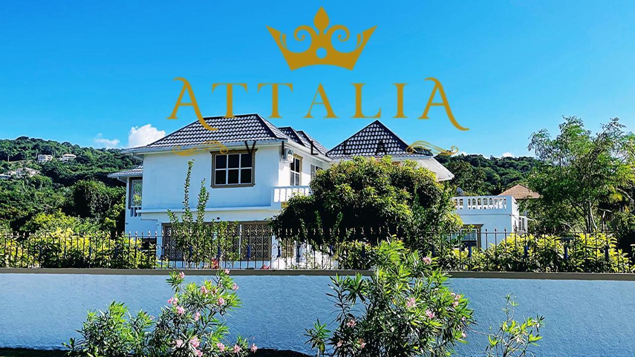 Attalia * Runaway Bay