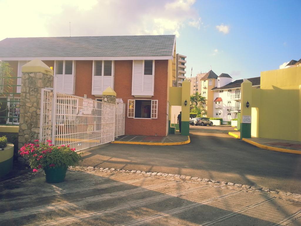 Private Two Bedroom A31 Sandcastle *