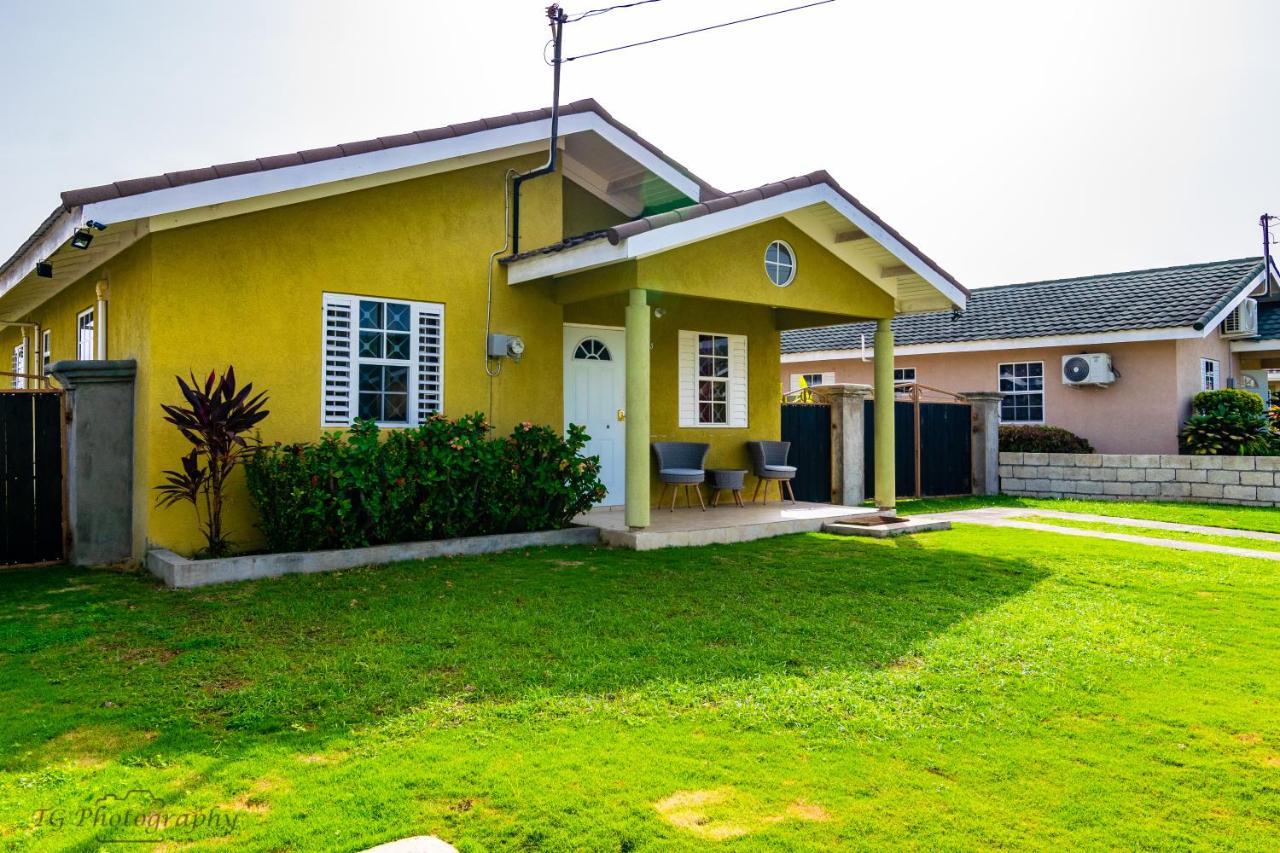 - Drax Hall Country Club 2-bed Luxury Holiday home Ocho Rios