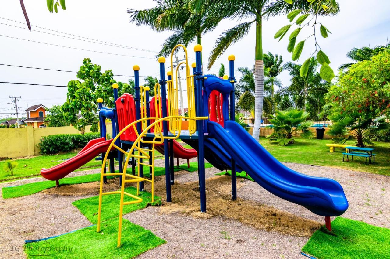 - Drax Hall Country Club 2-bed Luxury Ocho Rios