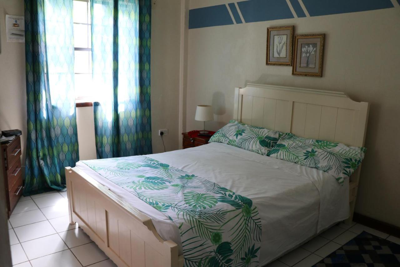 Guest house Tropical Breeze Vacation And