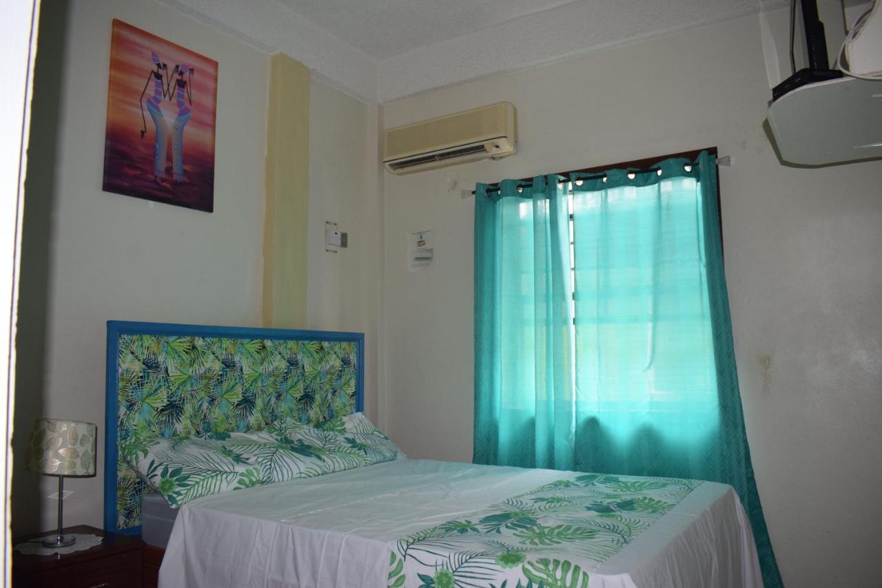 Guest house Tropical Breeze Vacation And Gros Islet