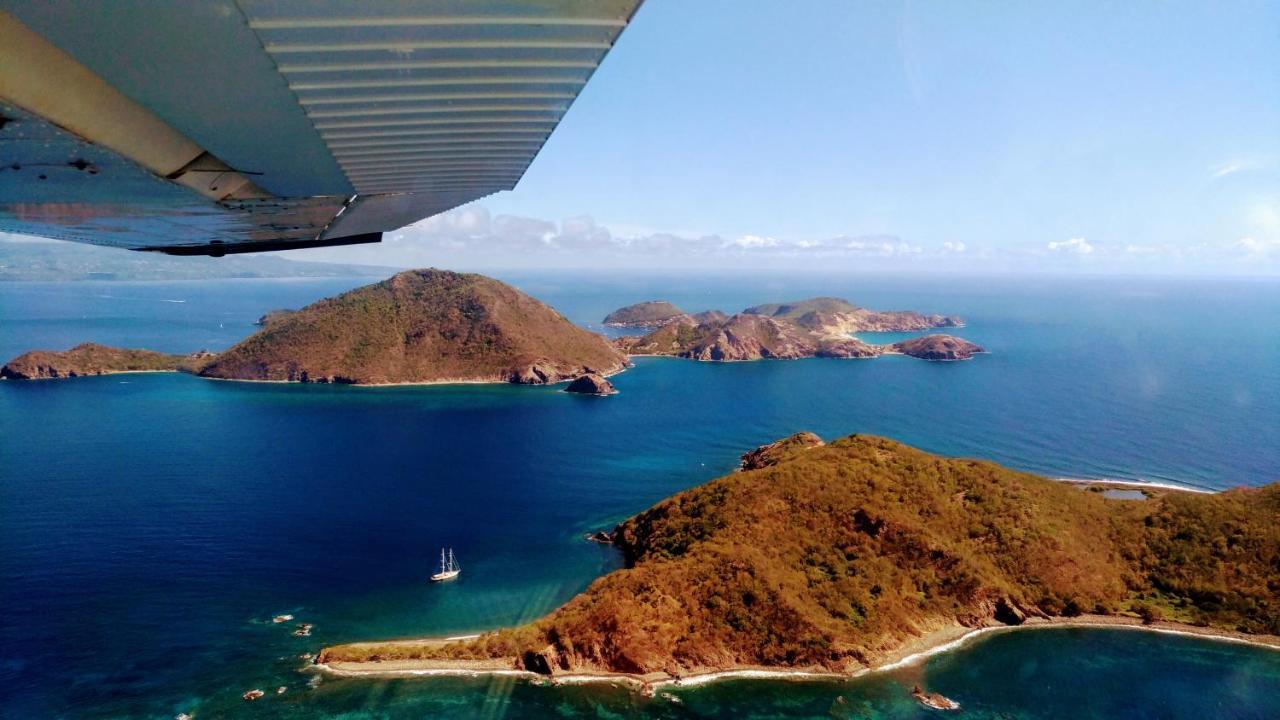 Sur L'anse Terre-De-Haut