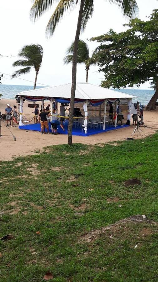 Sur Magnifique Plage-le Nid D'amande
