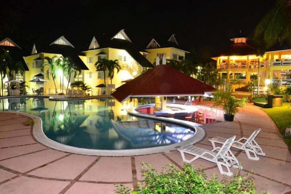 1 Bedroom Penthouse 63 At Mystic Ridge Apartamento