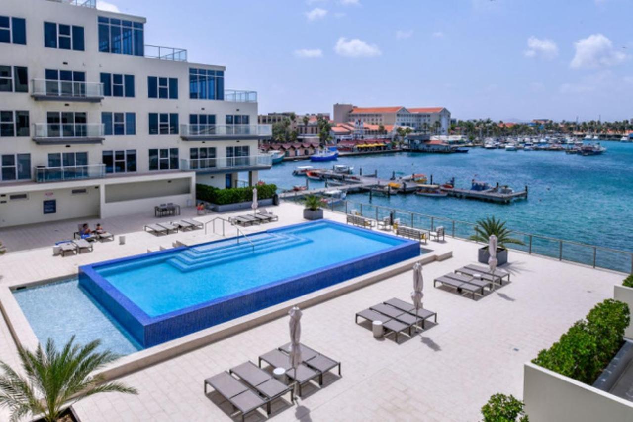 Stylish Luxury Condo, Location, Ocean View, Pool, Gym *