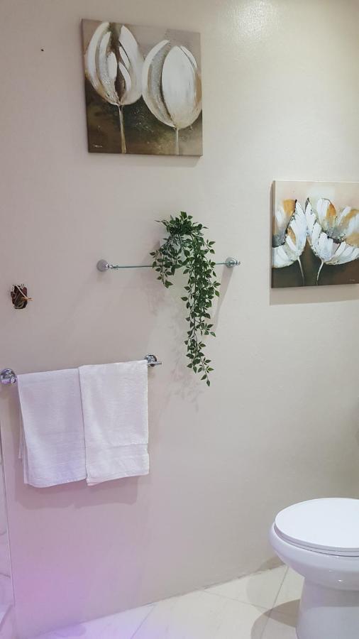 Cool Breeze Guest house Discovery Bay