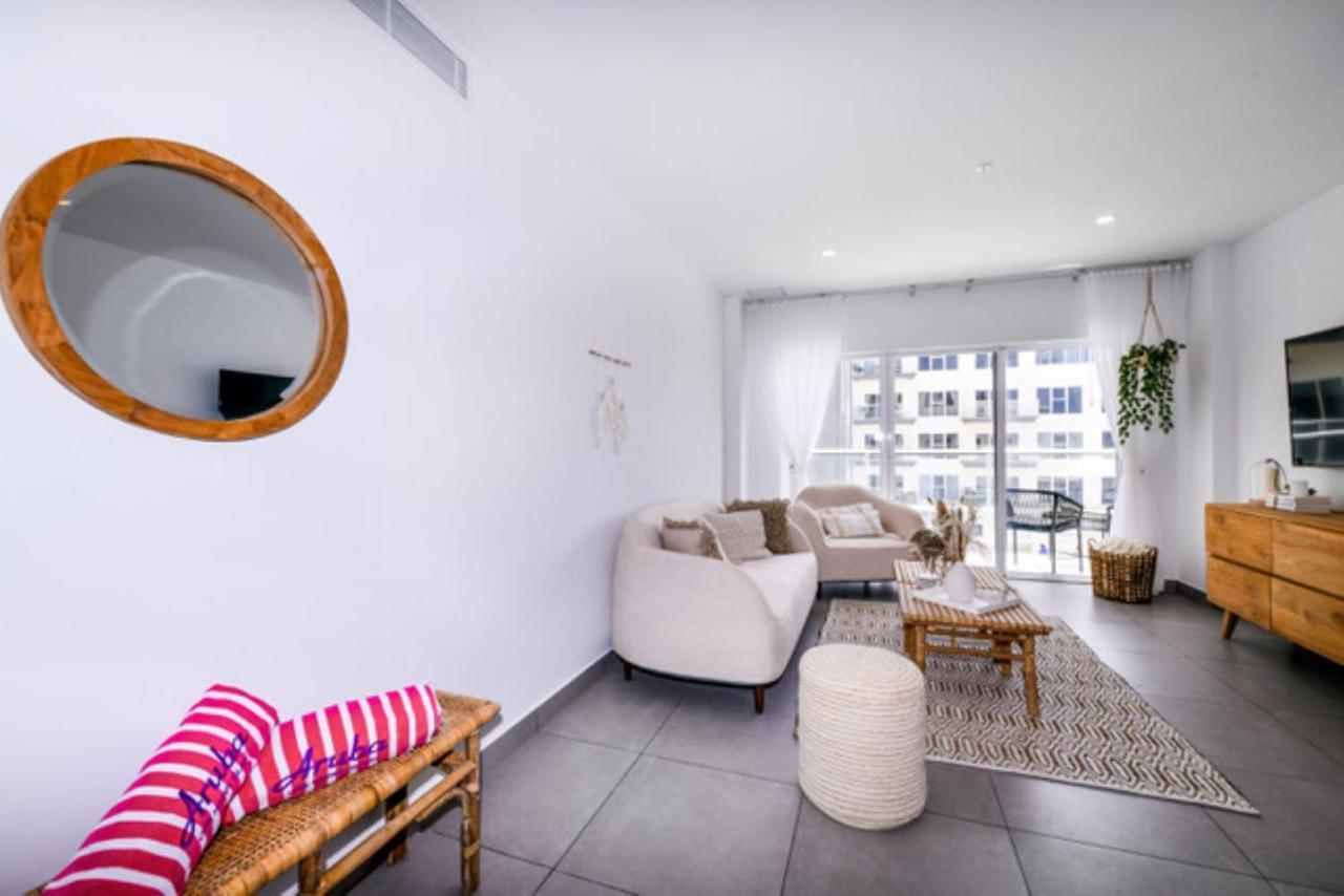 Apartment Stylish Luxury Condo, Location, Ocean View, Pool, Gym *
