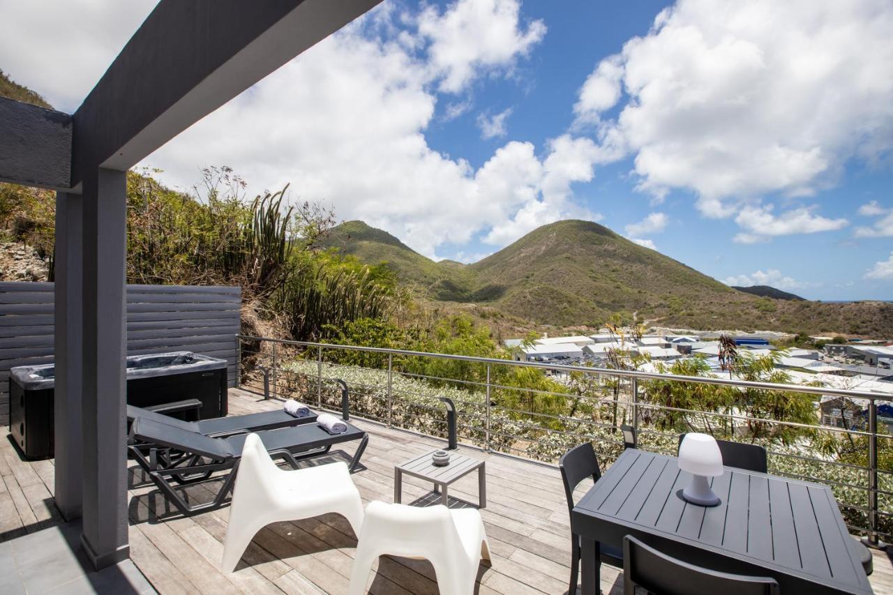 The Rock Apartment *