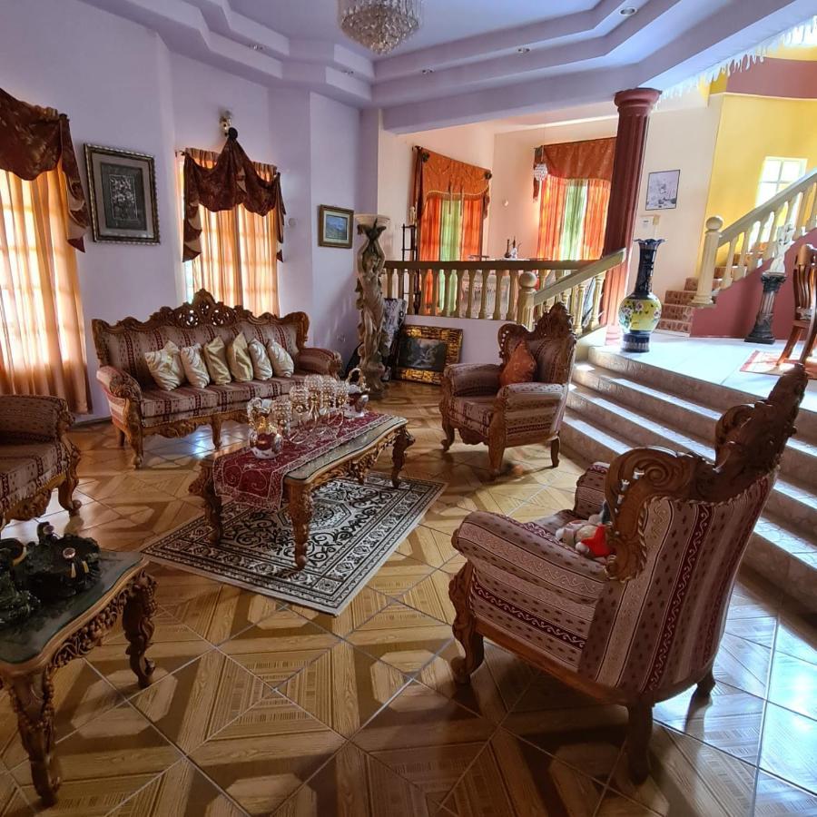 Mountain Palace Bed & Breakfast *