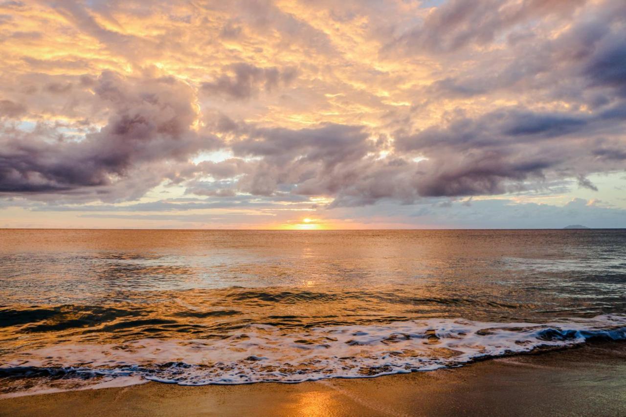 Tres Sirenas * Rincon
