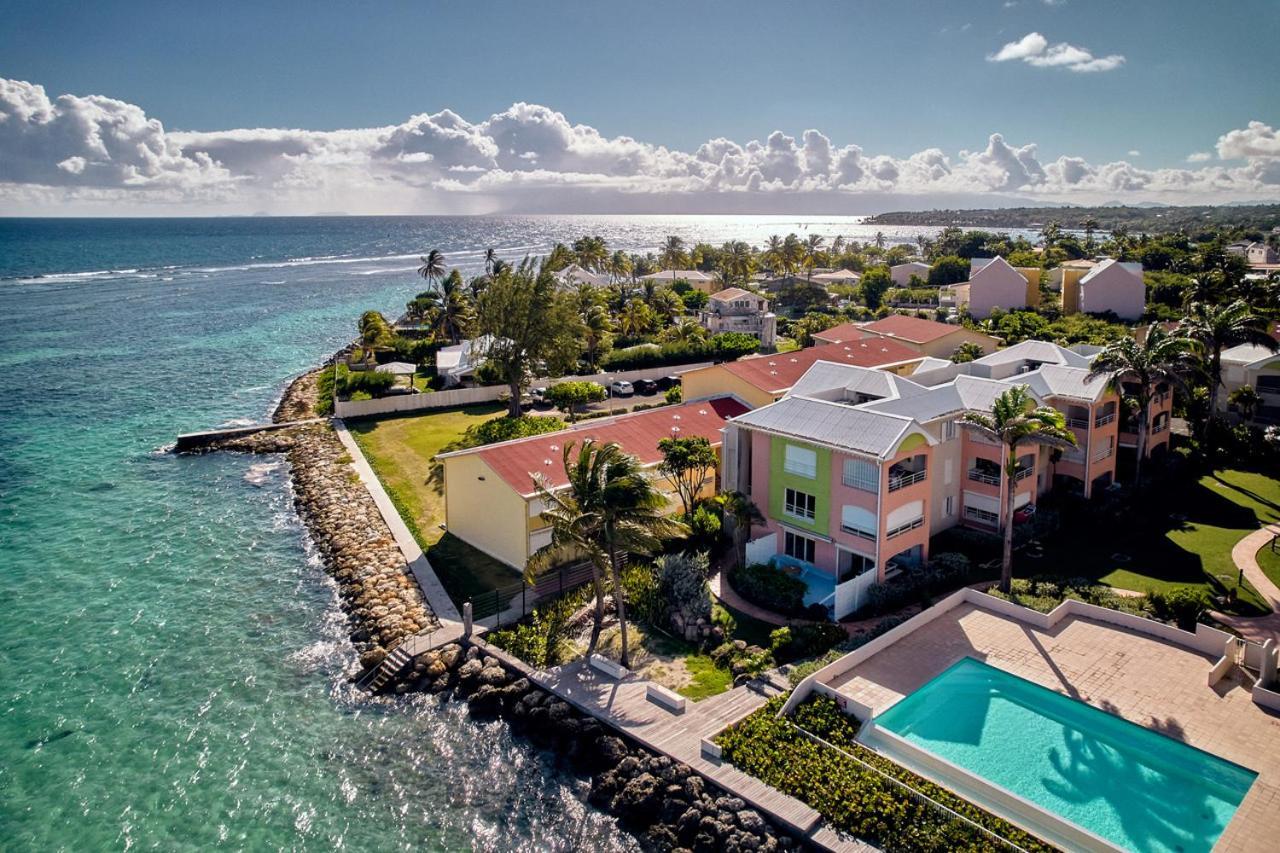 Eden Blue Et Piscine Holiday home *